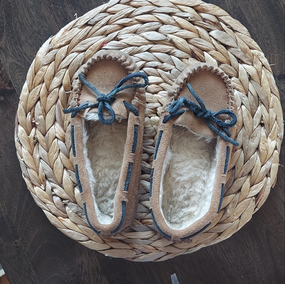 Little girls moccasins🤎